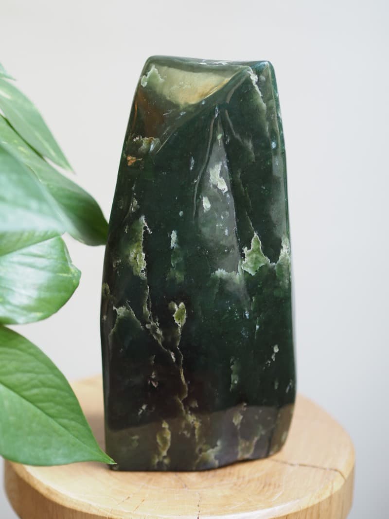 48 Nefrit Free Form