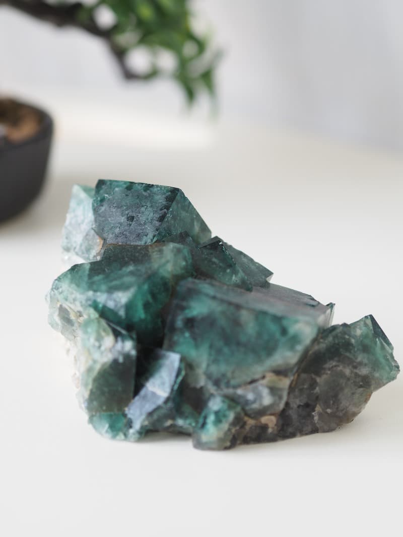 Fluorit drúza, 730 g