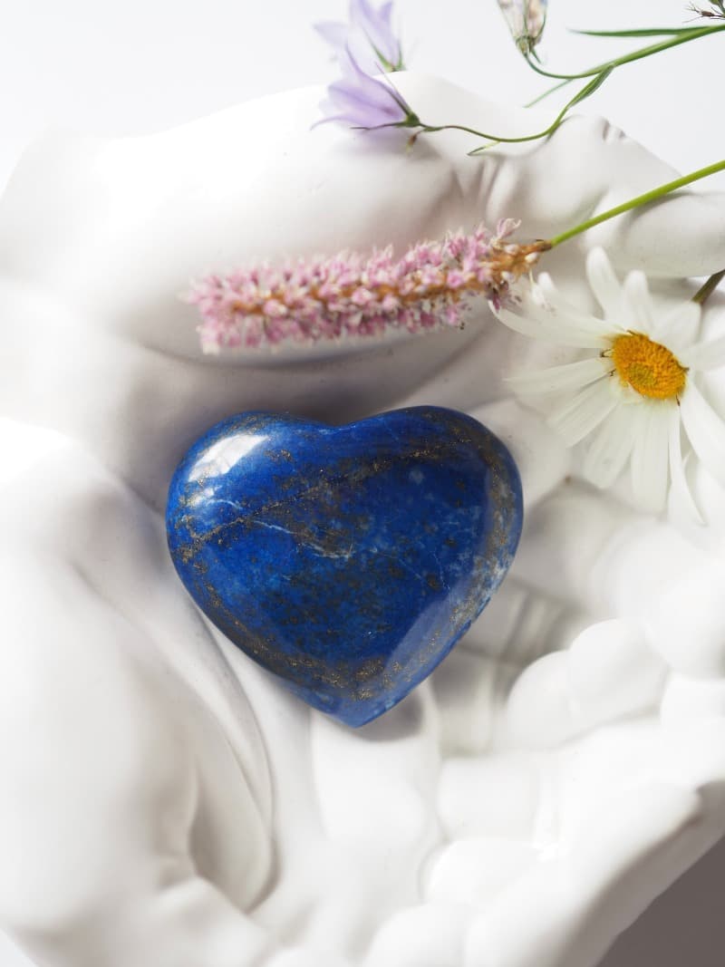 Hmatka Lapis Lazuli, AAA, srdce leštěné, 95 g
