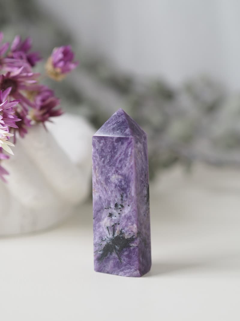 31 Caroit obelisk