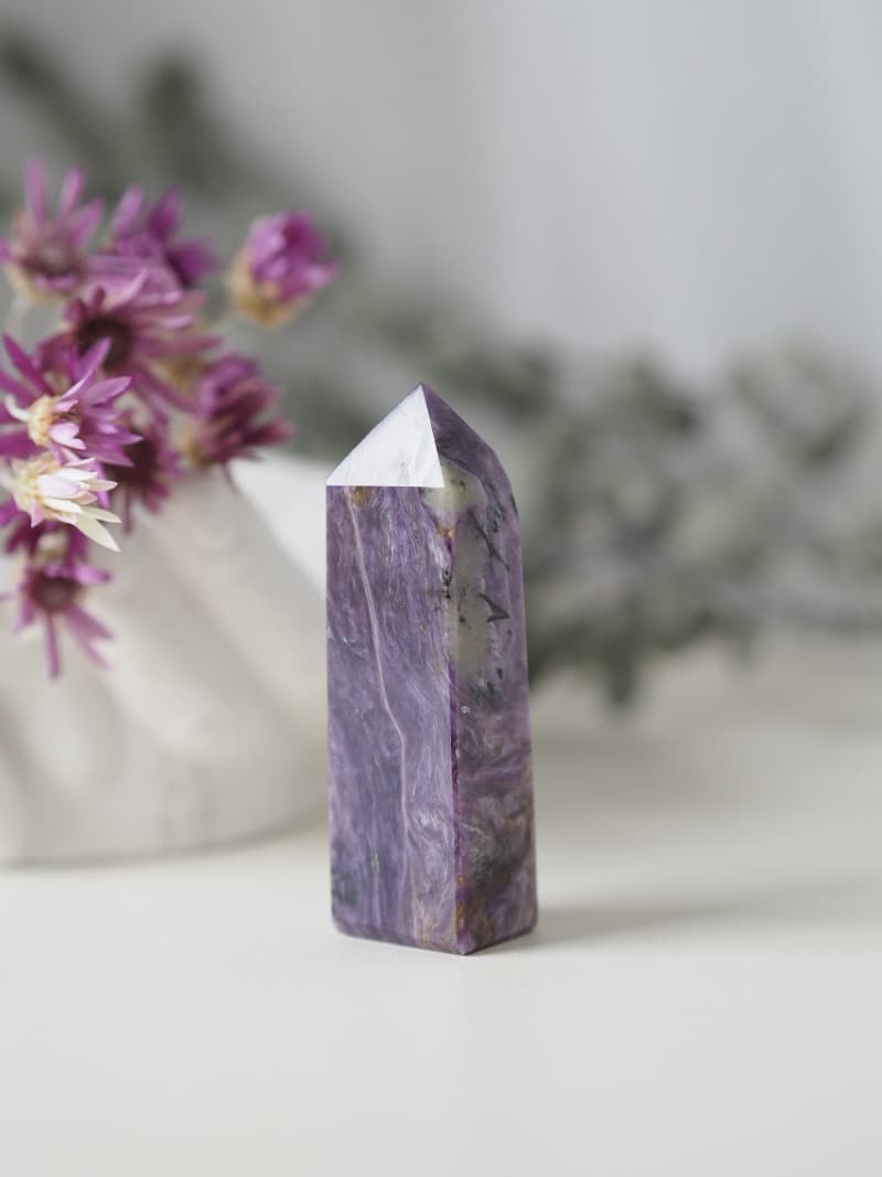 34 Caroit obelisk