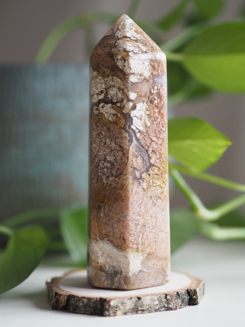 10 Jaspis obelisk